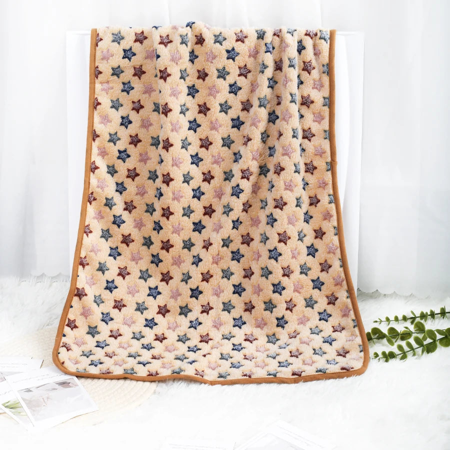 Soft Fluffy High Quality Pet Blanket Flannel Dog Sleep Blanket Paw Print Pattern Hamster Mat Warm Comfortable Cat Dog Blankets