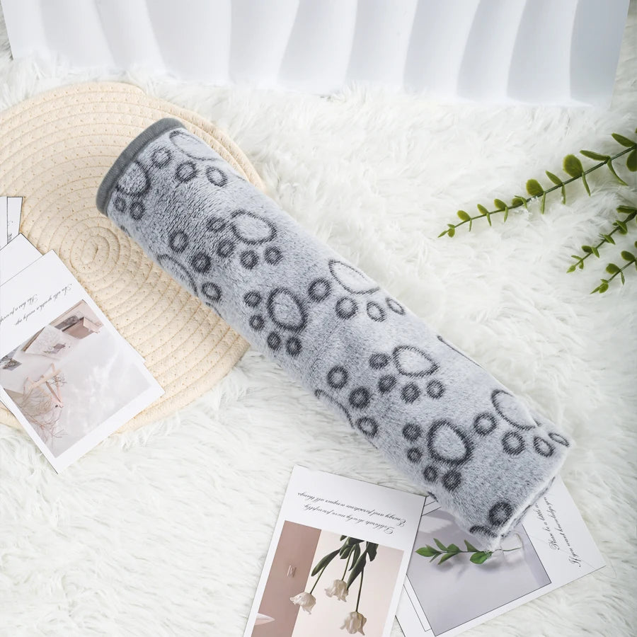 Soft Fluffy High Quality Pet Blanket Flannel Dog Sleep Blanket Paw Print Pattern Hamster Mat Warm Comfortable Cat Dog Blankets